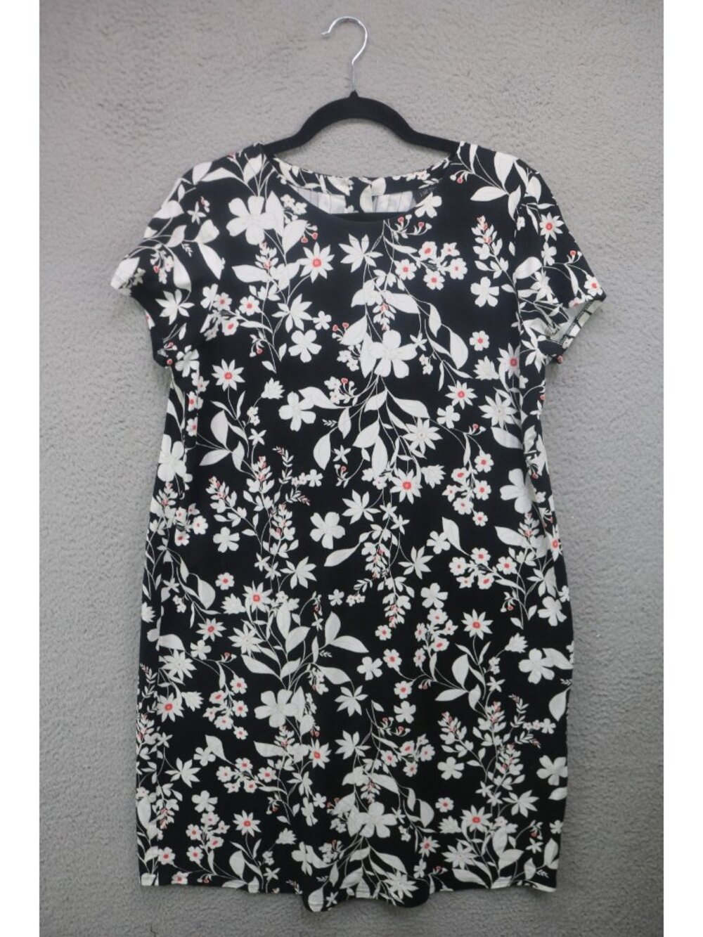 J.Jill Wearever Short Sleeve Dark Floral Dress-Size Medium-Whimsigoth-Pleated
